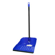 [LJA-RECO-PLIE] Recogedor de plastico, mango largo, colores surtidos